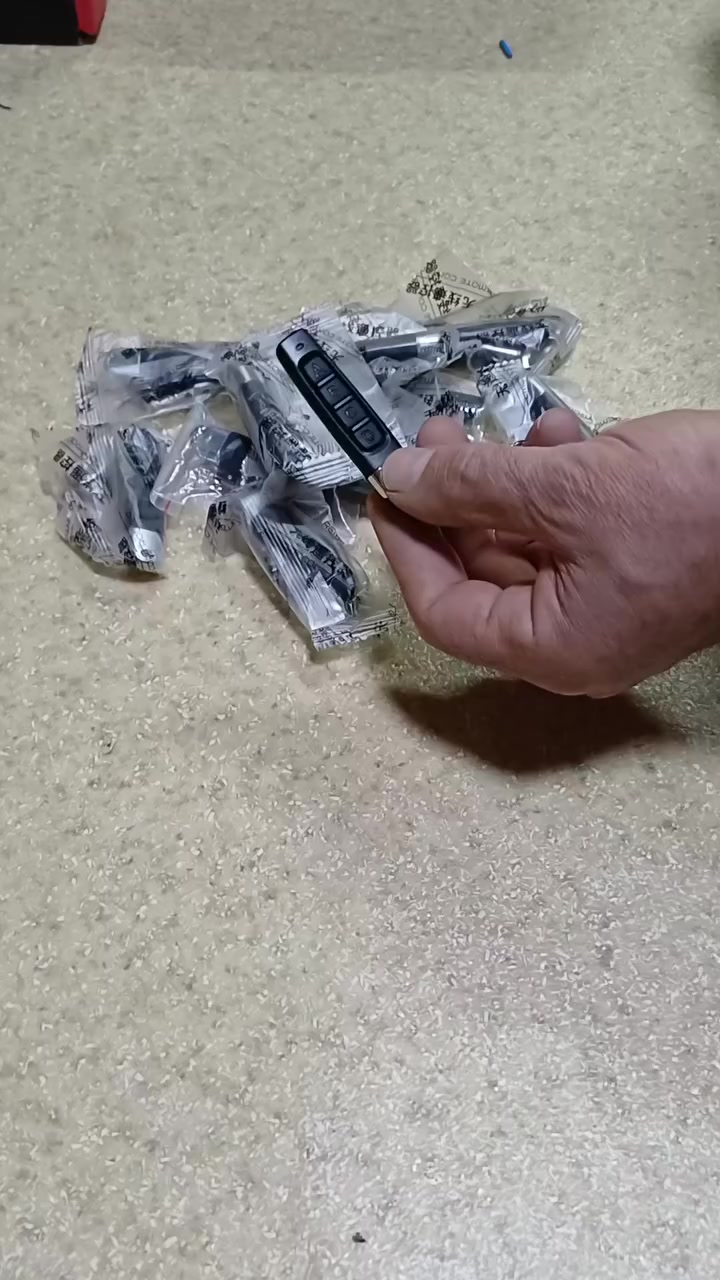 العنوان بغداد الحريه قرب كراج السيف يوجد خدمة توصيل لجميع المحافظات العراق 9647806521859
