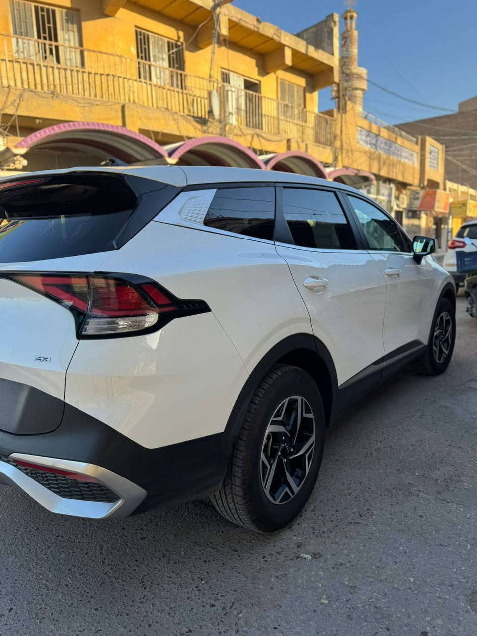 سبورتج / بيع او مرواس حسب القناعة 
#أما الحادث👈 ضرر طخة العلامة الأمامية  مال البنيد فقط 
وتعال افحص وشوف سيارة كلة #لاتبديل ولاصبخ لابارد
@@@@@@@@@@@@@@
 موديل 2023 للبيع او مرواس 
اللون: أبيض ماشية 42
الحالة: ممتازة وجيدة جدا
السعر: (200 وبية مجال بسيط)
بابل /باب الحسين)
***********
