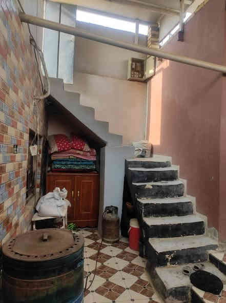 بيت للبيع زراعي المساحه 90 حي الحسين شارع سيد يونس نهايه مقابيل الطابو السعر 28 بي مجل تفاصيل اكثر الاتصال ***********
