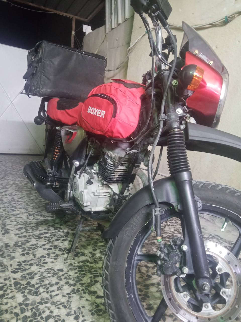 دراجه بوكسر جبلي 2023(بدون أوراق) دراجه مابيها نقص كهربائيات نكره سلف وهندر مكينه صافيه وناعمه والنضافه مبينه بل صور مكاني البياع السعر 900 وبيها مجال ***********
