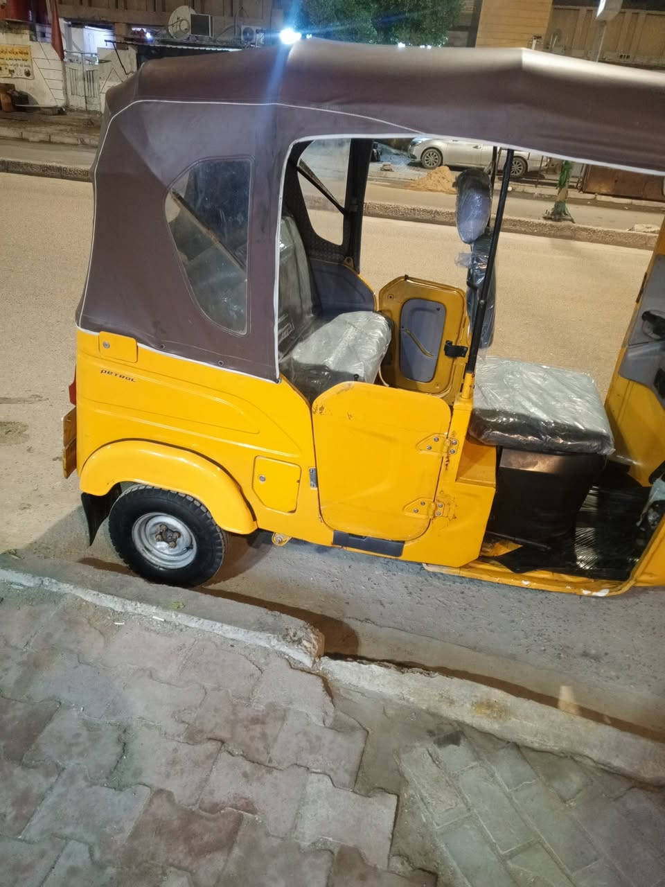 السلام عليكم تكتك موديل 21 رقم  أو سنويه اسعره 6500 بيه مجال  بيع بس صوليات تجي تفحص وتخذه تحويل ثاني يوم شراي يتصل ***********
