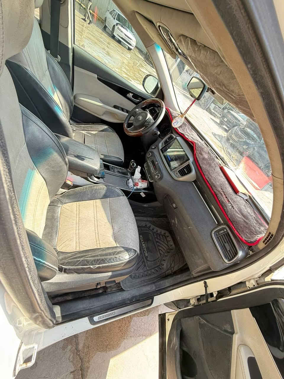 السلام عليكم
سورينتو موديل 2016 خليجي فول مواصفات بيها بس بارد بباب الصدر والجاملغ إصبعين فقط
رقم بغداد وبأسمي تحويل مباشر
كشنات جلد تدفئه تبريد
تبريد 3 قطع
تخم تاير جديد
السعر 20000$ دولار يعني شدتين وبيها مجال للشراي
مكاني الديوانية العروبه الاولى وهذا رقمي للاستفسار
***********
***********

