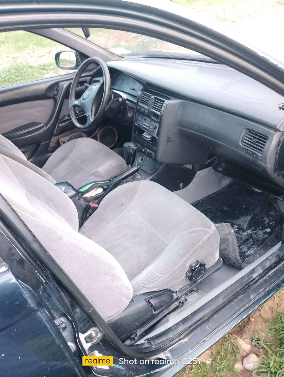 فرخ بطه للبيع موديل (92) صبغ جاملق الوره تبريد شغال 
مكينه حجم 18 طخم تاير جديد
كير توماتيك كير شرط جامات كهرب  
داخلها نضيف ومحرك شرط

سعر (48) استفسار ع رقم 
(***********)
شرط الوكاله وتحويل 
مكان الموصل
