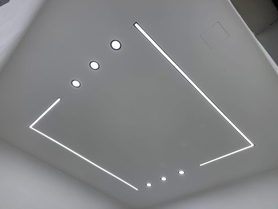 كادر مختص بعمل الديكورات الملكية والكلاسيكية والمودرن
جبس بورد أسقف ثانوية صبغ وطلس
وكل ما يخص الديكورات 
للطلب والأستفسارات التواصل على الأرقام الآتية 
***********
***********
أعمالنا في أربيل ودهوك والسليمانية
