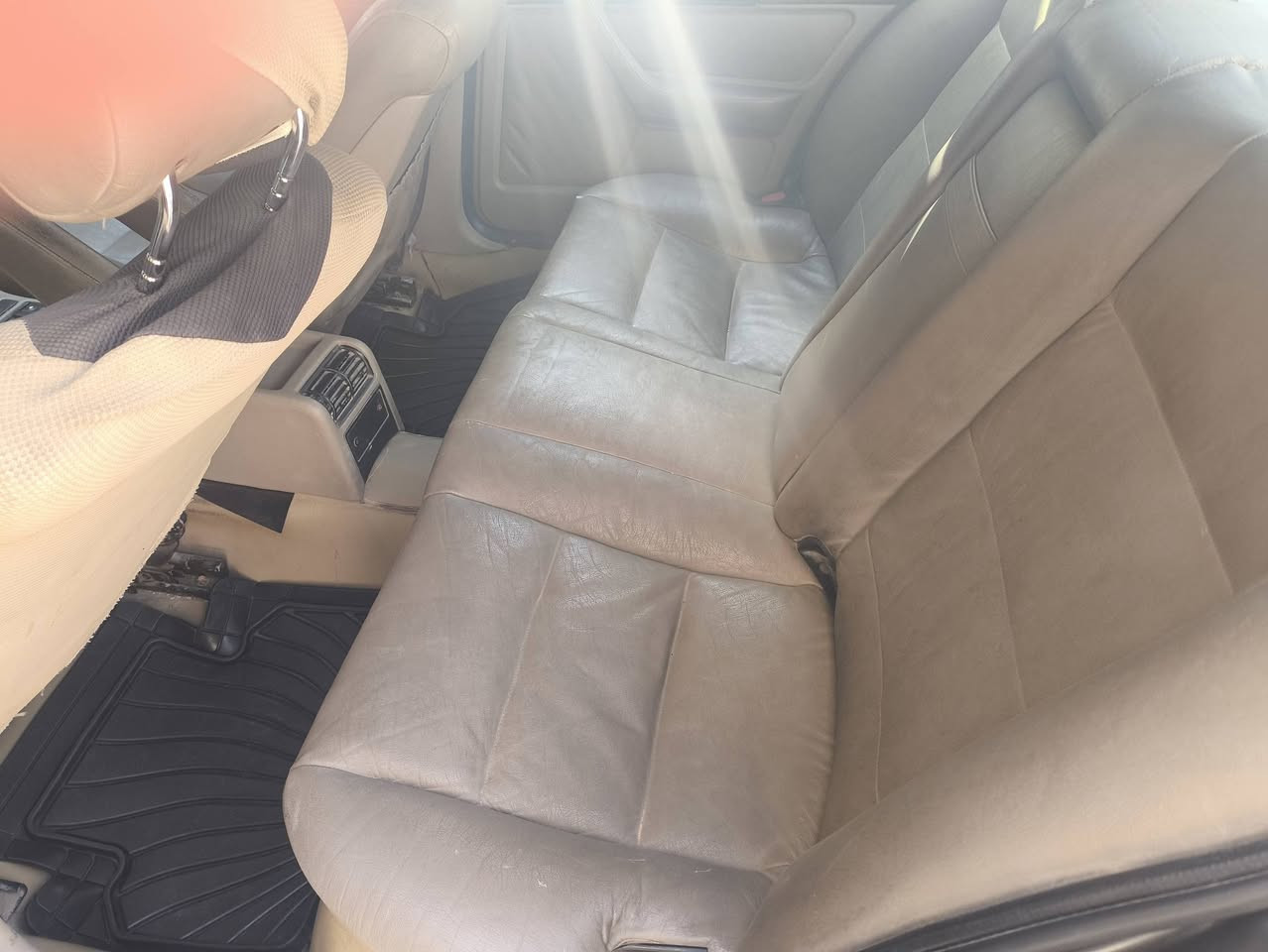 525 مسكر فانوص  عوزهة دوسات ودعامية خلفية  تبريد  خير من الله صدر جديد كهربايات كلهة شغالة  السعر 35
***********
