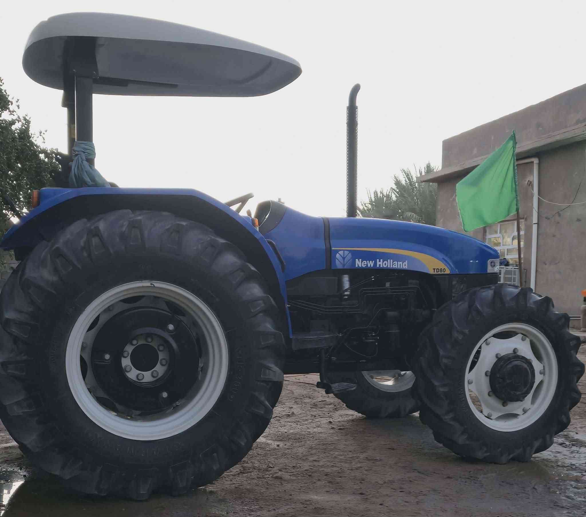 السلام عليكم 
مكينة للبيع نيهولند حجم 80 موديل 23 الاستفسار ***********
