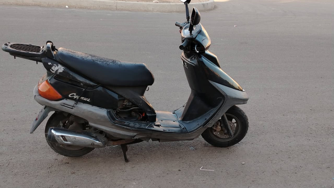 سلام عليكم دراجه فضائي 100 للبيع فقط الكفر الامامي بي كسر مكاني مدينه الصدر للأستفسار اكثر اتصل بالواتس ***********
