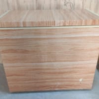 مجمدة مستخدمه نظيفه للبيع حجم  ١٠ قدم اتصل على هذا الرقم 07807943762