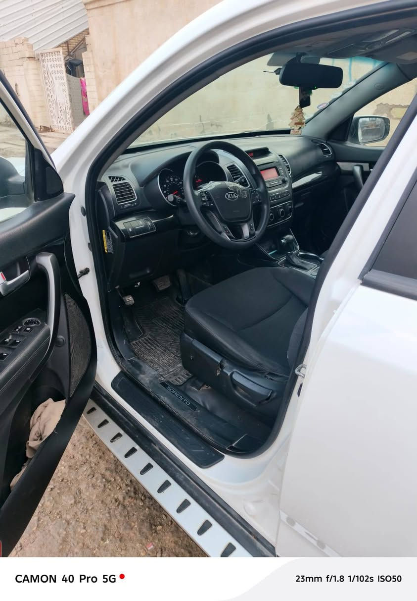 سورنتو 2015 امريكي بيه قطعتين سياره ماشيه 100الف تخم تاير وحداديه كامله فوول مواصفات تشغيل عن بعد رادارات اماميه خلفيه تدفئه تبريد بلكشنات سنويه جديده مشروع وطني *********** عمارة, ميسان
