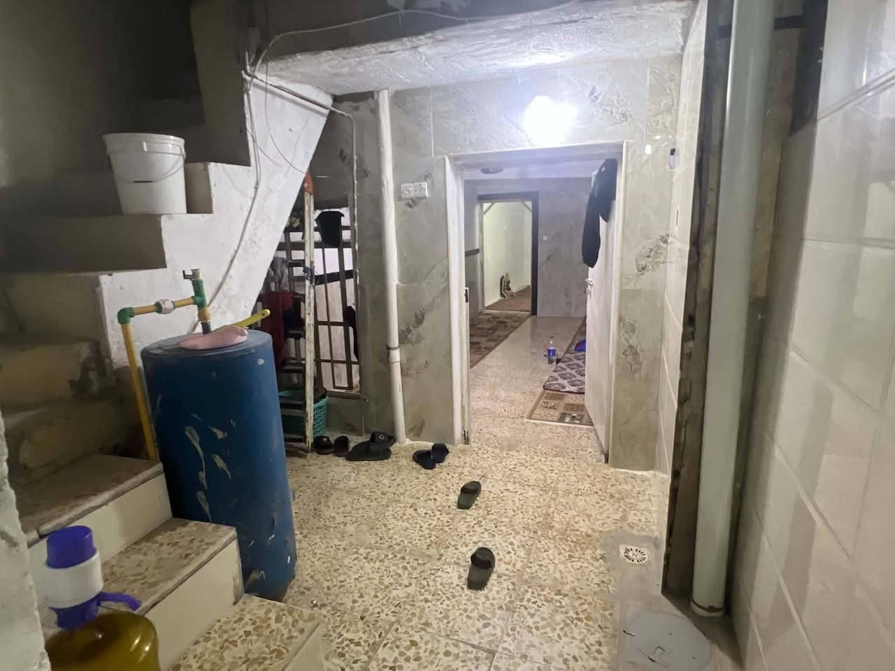 ياالله نصف قطعه للبيع مساحه 63 متر موقع مميز قطاع 63 قرب سوق الكياره وشارع العام فرع المستوصف السوري وسعر مناسب الاتصال على هذا الرقم ***********
