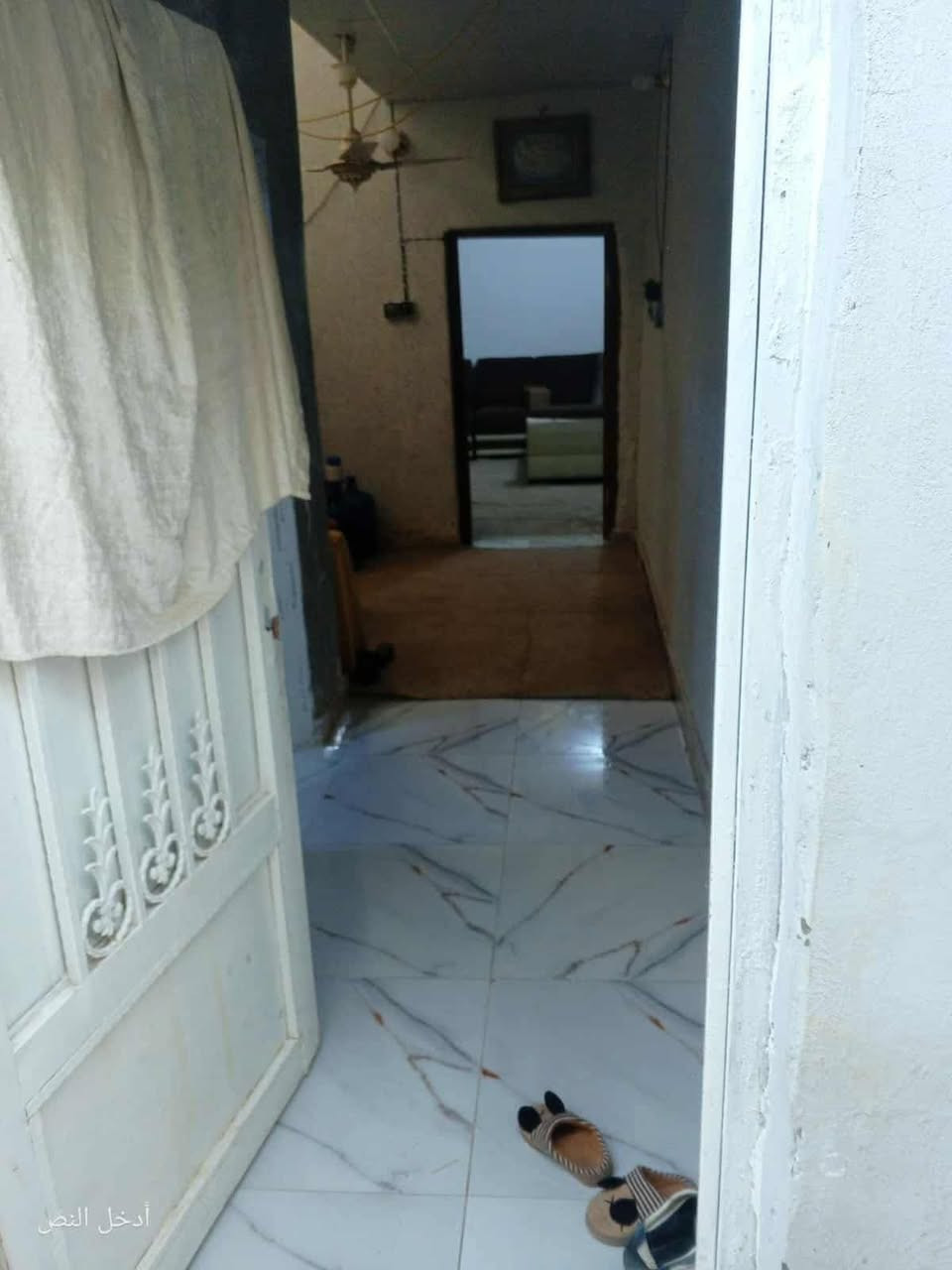 بيت ايجار طابق ونص
بيت 50متر للايجار 
 حي الميلاد مزرعة سيد علي طريق الجنه 🏦🏦

يحتوي على غرفتين وصالة ومطبخ وصحيات 
سعر الايجار 200
للتواصل 
***********
