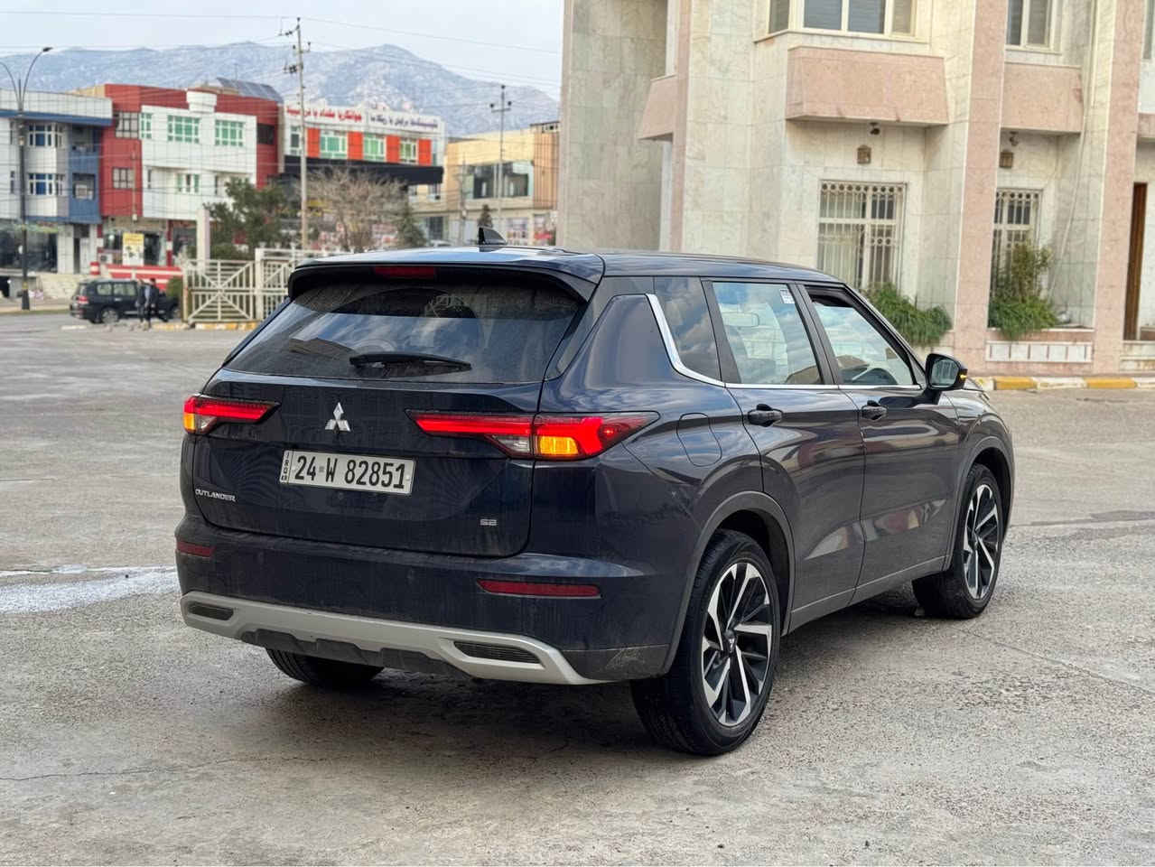 Mitsubishi Outlander SE 2023 🚘
متسوبيشي اوتلاندر اس اي ٢٠٢٣

بوند و جوة بابين صبغ و ٣٧ الف ميل ماشية 👌
ارباك سترن و بردة طاك و  رقم الشاصي بالصور

مواصفات فول فقط مو بانوراما SE 🎖️
خمس كاميرات و بصمة و ٧ راكب و لايتات ليد و شحن وابرليس و شاشة ايباد و كاميرة و ويل كروم و بعد..

كير محرك تبريد 💯
حجر و راديتر و رادار خطوط الشارع بلادية شركة 💯
مرقم و تحويل موجود و بدون مصرف ✅

سعر مناسب 🔥 185 و مجال  
مكان عقرة
*********** اكر, نينوى
