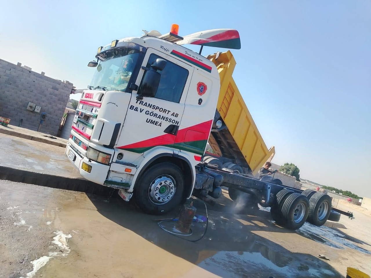 البيع سكانيه 2001 مكينه 8 شاصي مكفول رقم بصره   مكان بصره زبير شراي ينتصل ***********
