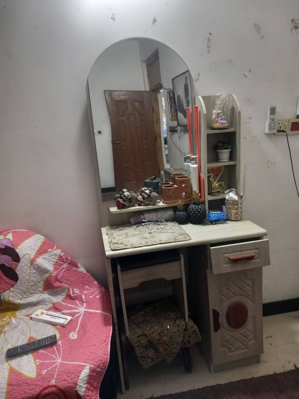 غرفه نوم ٦ بوب مع ملحق صاج مع ملحقاته 
مع غرفه نوم بابين ويز تواليت وجربايه نفر 

مراسله على الخاص


**إذا كنت صاحب هذا الإعلان وتريد حذفه لأي سبب، رجاءا أرسل رسالة إلى الدعم الفني**
