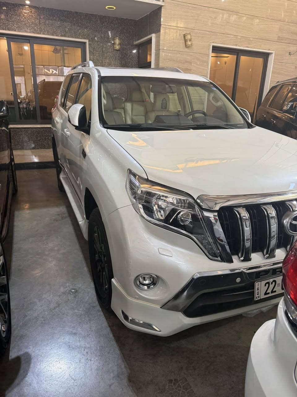 سلام عليكم
برادو  vx موديل 2017 فول مواصفات
كراسي جلد كهرباء
ستيرن كهرباء
بصمة ابواب وتشغيل 
لايت زنون اصلي 
عدسه سوداء 
كراسي تبريد
فتحه سيلاد روف
تشغيل عن بعد
تحويل مباشر رقم اربيل الجديد
ملاحظة بيه صبغ قبط جنطه فقط
سيارة جديدة ما بيه اي نقص 
مكان سيارة معارض البياع
السعر 35 وبيه مجال 

‭0783 137 3983‬
