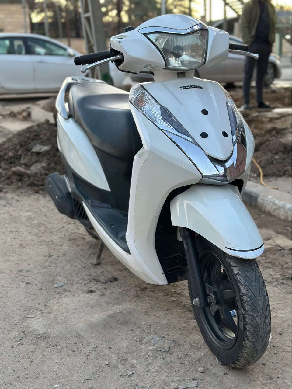 السلام عليكم 
هوندا ليدي حديث موديل 2017 ياباني مكينه pcx
دراجه مكينه مكفوله والكفر بي شويه شخوط 
دراجه مناقصهه شي ماشيه 110
السعر مليون و500 وبيهه مجال بسيط 
مكاني كربلاء طويريج 
للاستفسار *********** كربلاء, العراق
