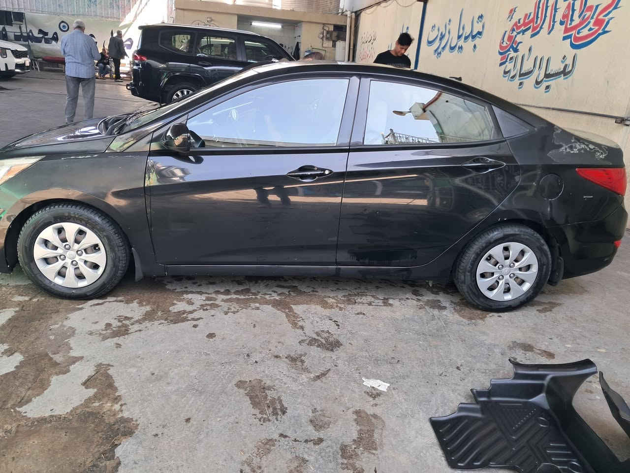 سلام عليطم اكسند م ١٨ رقم بغداد ماشيه ٥٢ الف جبتها من امريكا ماشيه ٢٠٠٠ جاملخ خلفي قبق بانزين جاملخ امامي الايسر 
بدون ايرباكات سعر ١١٥ سياره على وضع شركه بعدها وبيه مجال بسيط ..


**إذا كنت صاحب هذا الإعلان وتريد حذفه لأي سبب، رجاءا أرسل رسالة إلى الدعم الفني**