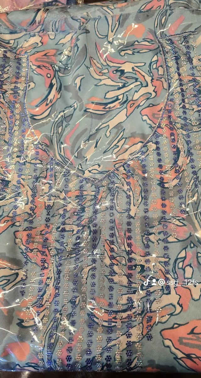 #مخاوير خامه حرير ٤ امتار مع شال جرجيت مشغول
#الحجز والاستفسار ع خاص💌
@إشارة 
#متابعون
#معلقون


**إذا كنت صاحب هذا الإعلان وتريد حذفه لأي سبب، رجاءا أرسل رسالة إلى الدعم الفني**