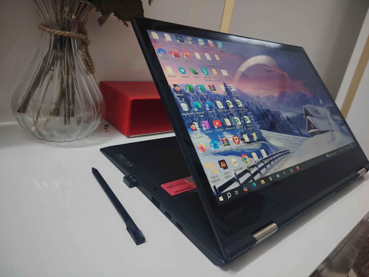 المودیل: Lenovo ThinkPad X1 Yoga الفئة: 1-Business /2-in 
حجم 14 إنچ 
شاشة لمس متعددة النقاط 
(Laptop / Tablet / Tent / Stand)  360 تدور درجة· 
تدعم القلم للرسم والملاحظات 
القلم: قلم لمس مدمج داخل الجهاز 
المواصفات الكاملة: 
  المعالج: Intel Core i7-7600U (الجيل السابع) 
 السرعة: حتى (3.9GHz (Turbo Bost 
16GB DDR4 (Dual Channel) :(RAM)  
  التخزين: 512GB SSD NVMe Samsung (سريع جدا) 
 کرت الشاشة: 620 Intel HD Graphics 
 النظام: Windows 10 Pro أصلي - b4bit 
 المعمارية: x64 
  اللمس: دعم لمس 10 نقل 
 الهیکل: متین وخفيف (سلسلة ThinkPad الاحترافية)
الشحن : Type C
سعره 375 الف وشرط الفحص
رقمي 
*********** كركوك, العراق
