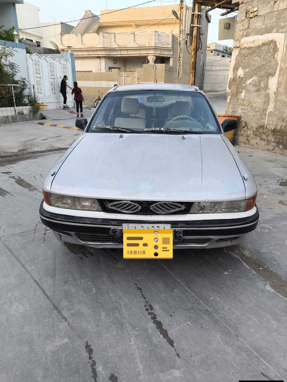 سلام وعليكم بسبب وعود الكاذبه اعيد النشر موديل 1994سنويه ل27شرط التحويل السعر 28وبيها مجال بسيط متوازي على بيعتها التفاصيل ***********
