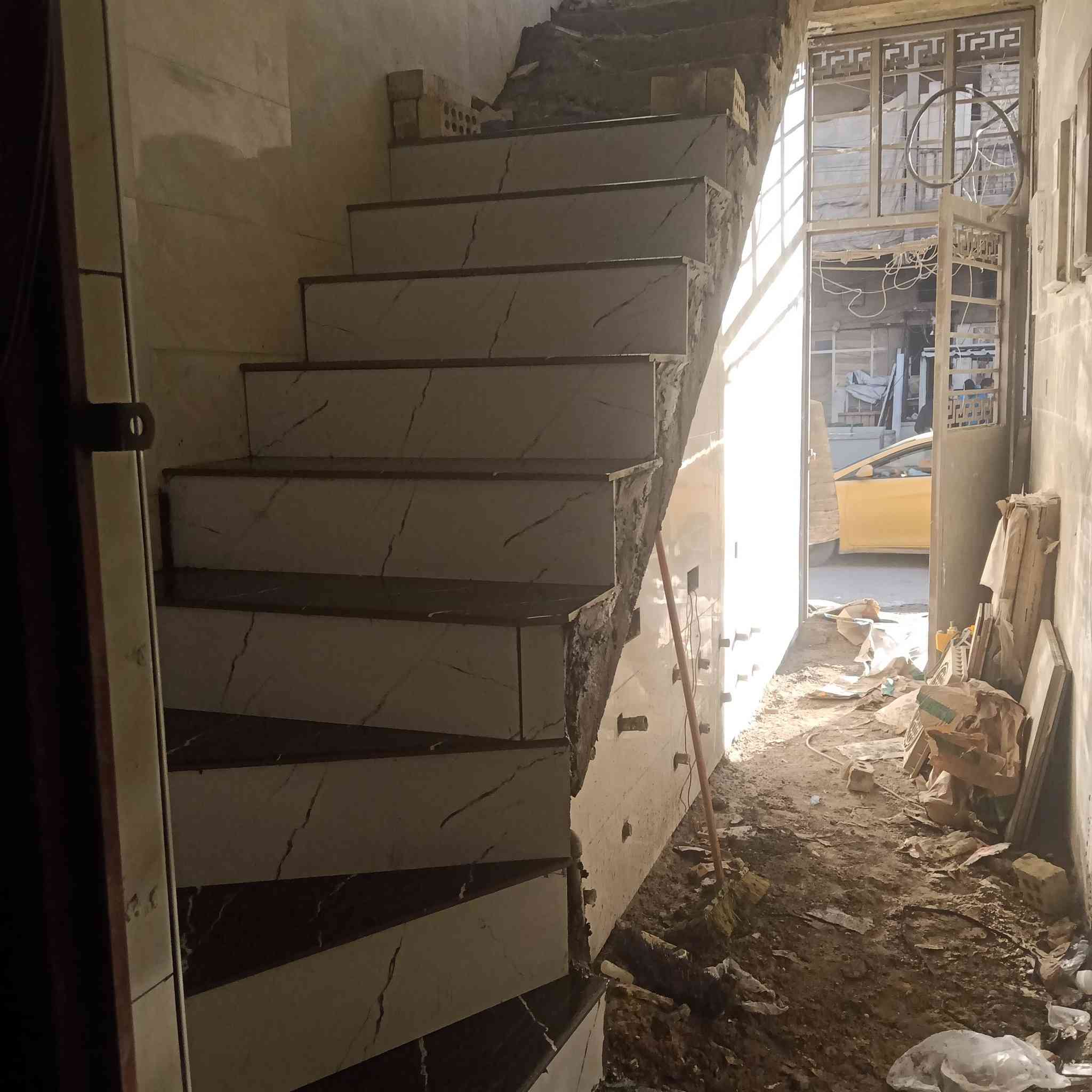 السلام عليكم ورحمه الله متواجد خلفا سيراميك ارضيات وجدران ووجيهات شغل درجة اول وت ساب  ***********
