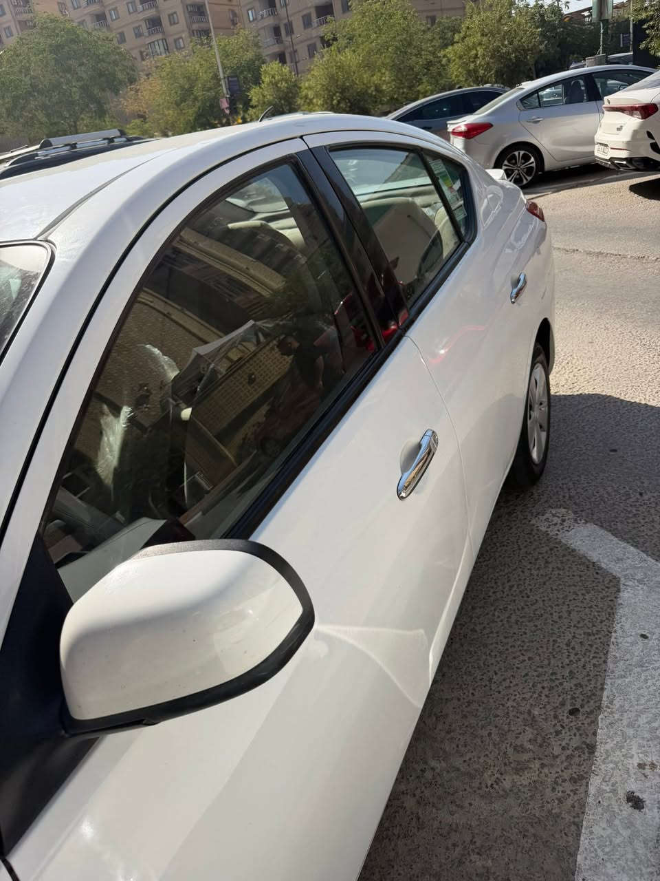 سلام عليكم نيسان سني هندي بليته ازرك 2018 
مكفوله من كلشي بدون صبغ بدون بارد بدون تبديل 
كفاله حته الدعاميات 
مكينه كير صدر كله جديد عداد ٦٦ الف على وضع الشركه 
هزه ورقم جديد  بأسمي 
صدر جديد 
تايرات جدد 
مكاني بغداد الكرخ 
سعر ١٠٢ ومجال جداا بسيط 

للاتصال 
***********
