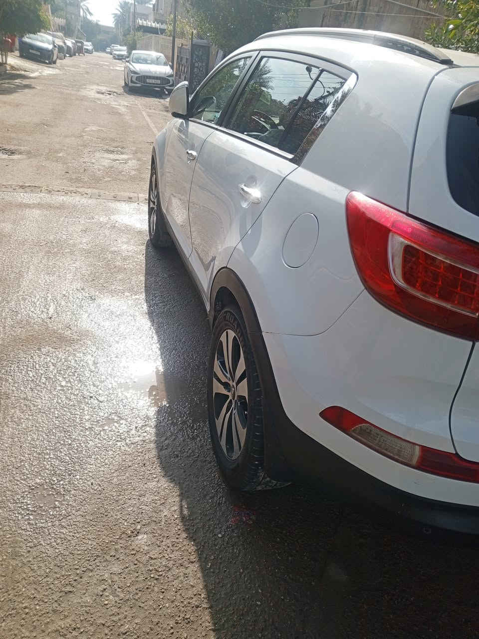 السلام عليكم
كيا سبورتج للبيع خليجي 2014مكفولة
سياره جديده سنويه جديد هزة جديد 
سعر 150وبيها مجال
مكاني بغداد الغزالية شارع المرور 
الاتصال ***********
