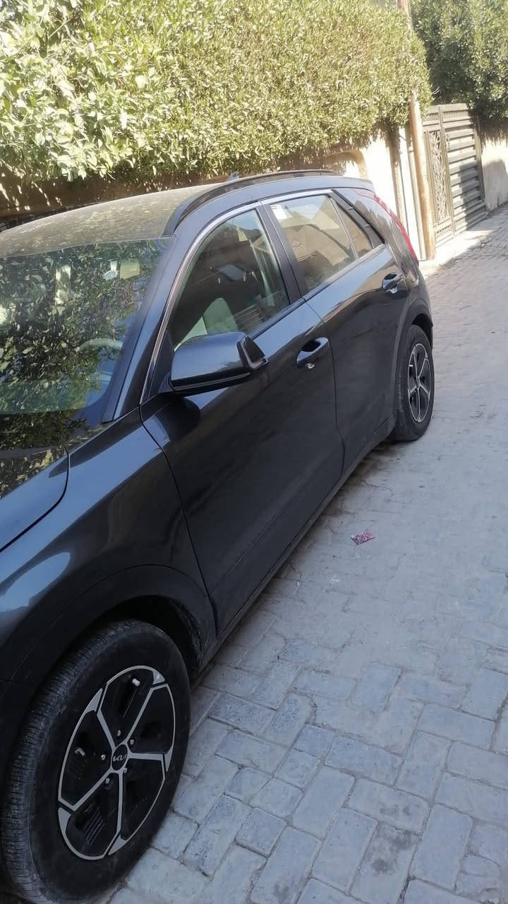 سلام عليكم 
للبيع 
كيا نيرو (KIA NIRO) 
فئه EX
اللون رمادي غامق (Gray)
موديل 2024 
محرك 1.6 هايبرد (HEV)
ممشى السياره 18,000 ميل
مواصفات السياره:
اضائات بتصاميم LED 
ويل المنيوم قياس 17 انش
كامره خلفيه
حساسات اصطفاف
جناح خلفي مدمج 
شاشه مزدوجه منحنيه
قطعه تكييف خلفيه 
مقاعد جلد ممزوج مع قماش 
تدفئه المقاعد الاماميه 
هاند بريد بصمه كهربائي 
مودات قياده 
مثبت سرعه 

رقم السياره بغداد 
تحويل ثاني يوم 
السياره نظيفه وممشاها قليل
تبديل دعاميه اماميه فقط فقط❗️

مكان السياره بغداد 
***********
