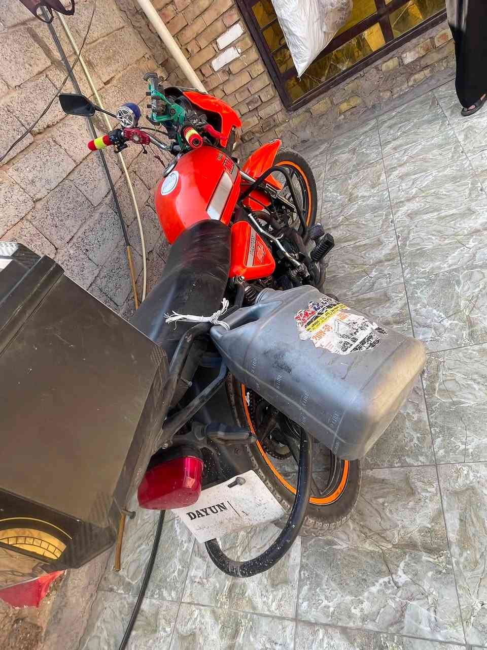 دراجه البيع دايوان  موديل ٢١ دراجه حلوه نضيفه   السعر مليون بيها مجال المكان كماليه رقم مبايل ***********.      مكلف بالنشر
