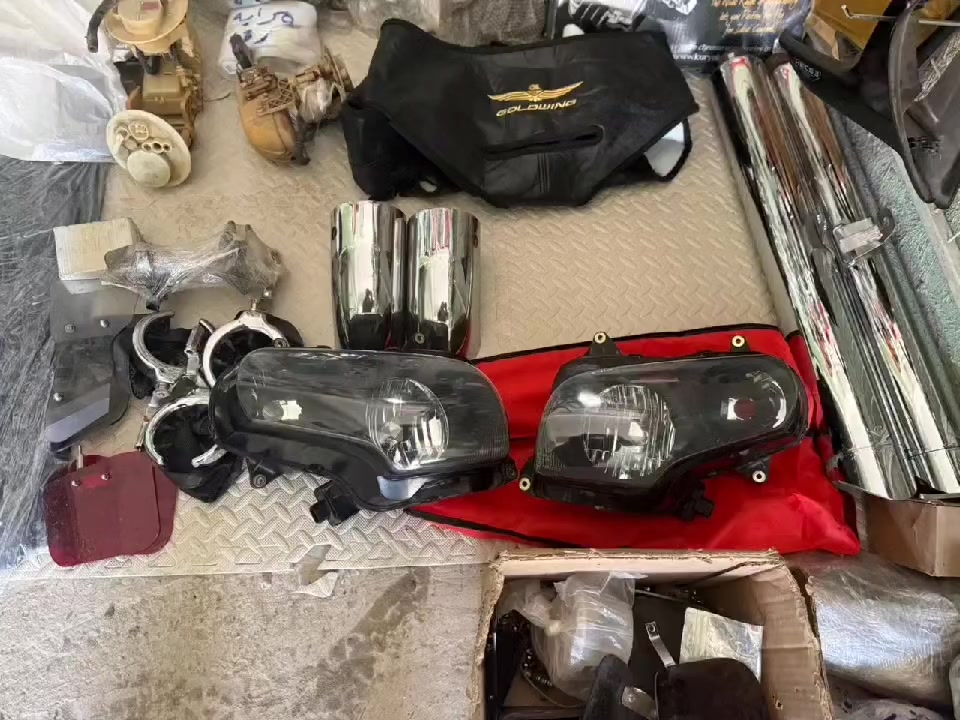 يوجد لدينا تايرت  جولد وينج واكسسوارات الاتصال على هذا الرقم ***********
