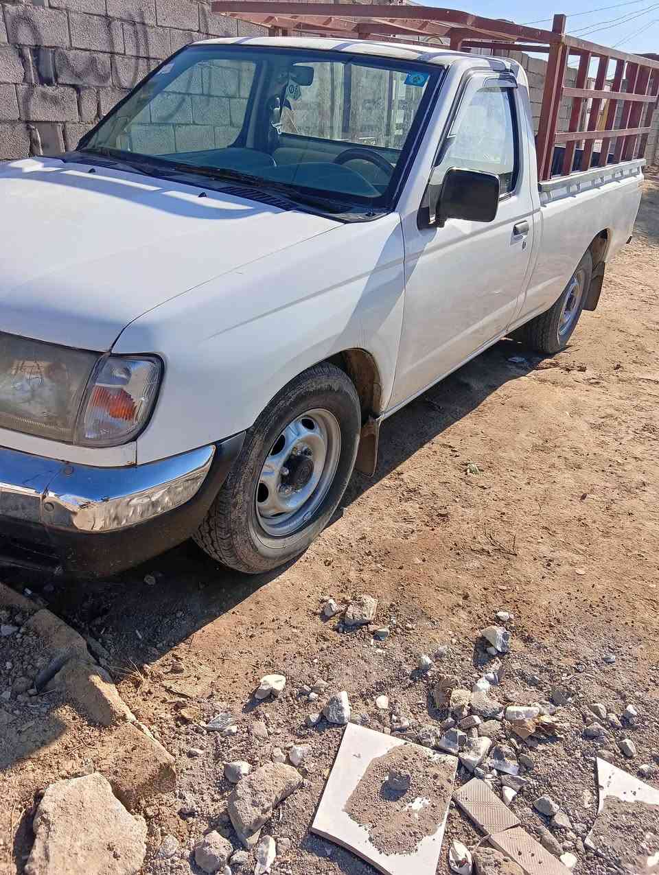 سلام عليكم بيكم نيسان موديل 2002سياره جاهزه و بسمي تحويل وين ما تريد مكينه بخاخ تبريد  بس الغايش و يشتغل مصبوغه جماليه تخم تاير سياره عليه ادامه كامله يعني ما عوزه برغي مال جناي مكان واسط العزيزيه سعر 80وبيه مجال شراي يتصل ***********
