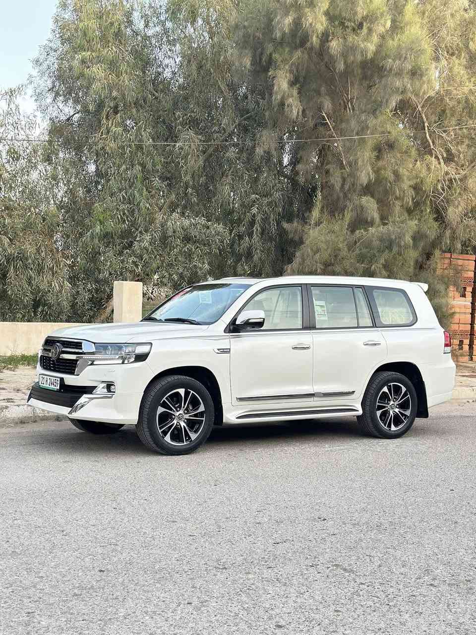 السلام عليكم للبيع لاندكروز موديل 2017 خليجي شركة ساز وايت اديشن اصلي ام الدعاء
فول مواصفات 

كشنات جلد 

كشنات كهرباء 

4 كامرات 

مري قلاب مع البك 

مري شفط 

اشاير بالمري 

اشاير ترحيب 

3 شاشات 

ثلاجه 

ماشية 115 الف كيلو 

اشاير لكزز 

4 بصمات 

دبل موس 

مودات قيادة 

تحكم ستيرن

مثبت سرعه 

حساس امامي خلفي 

لد نهاري 

فتحة سقف 

ساز ام الطفاية 

السعر 478 وبيها مجال 

رقم سليمانية سنوية وهزة وبراد كله جديد 

بسمي تحويل ثاني يوم 

السونار مرفق مع الصور 

ماشية 115 الف كيلو حقيقي شرط الفحص 

السيارة كفاله عامه من الصبغ و الفتح والشخط والرصعه كفاله مكينه كير كفاله عامه ماعده بي دي ار صغير 

تخم تاير تخم دسكات حدادية كله جديد 

السيارة متصرف عليها الف دينار كامله من كل النواحي 

مكان السيارة ديالى المقدادية 

***********
