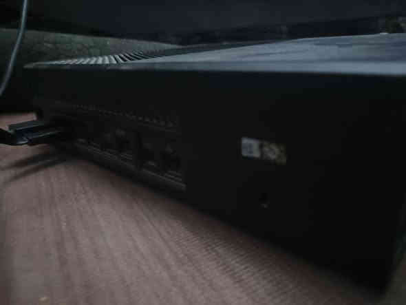 اكس بوكس ون فات
المساحة نص تيرا
قرص بتلفيلد وان
يدتين اصليات 
العاب مملوكة ذن كدامكم منهن جي تي اي ب25 ولعبة القطة ب25 ولعبة فيفا ب50 مشتريهة اول مانزلت  وفورزا مشتريهة يعني الالعاب المملوكة تكدر تلعبهن بدون كيم باس  وبي كيم باس شهرين ملحقات كامل اصليات نظيف لوك ستيكر
السعر 150 
للأستفسار اكثر خاص او واتساب ***********
المكان بغداد الامين
