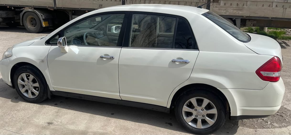 nissan TIIDA 2007
نيسان تيدا 
مؤديل ٢٠٠٧
گير عادي
 بؤياخي
دوو دةرگاو 
چةمةلوغي دواوة
لةسةر شوخت بؤياخة 
سؤنةري دانراوة
رةقةم سليماني 
تازةية تا ٢٠٢٨
دةعمي بؤ دةعمي بةشةرت
گيرومةكينةو تةبريد هةمووي 
بةشةرت
سعري 
78گةلا
شوين
سيدصادق
***********
***********
واتصاب وفايبةر حلبجة, السليمانية
