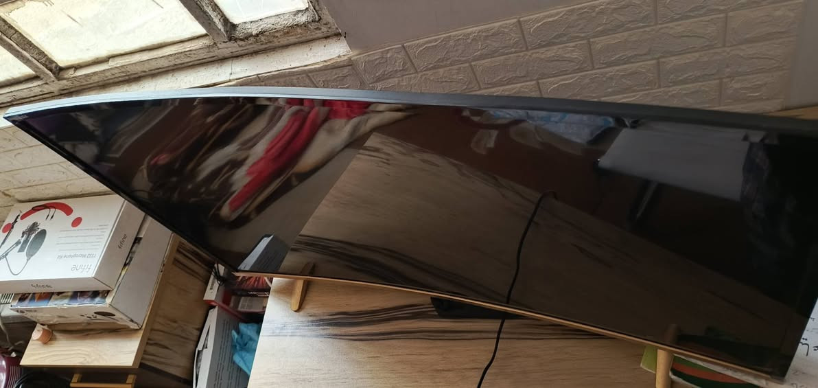 تلفزيون نوعية شاونك shownic و VEGGA سمارت شغاالة 100/ بس السمارت يرادلة تحديث وتشغل يوتيوب و سينمانا هذا المنتج هو تلفزيون ذكي من علامة شونيك (Shownic) التجارية.
تتراوح مقاسات شاشات هذه العلامة التجارية في العراق عادة بين 32 و 100 بوصة. 
تتميز الموديلات الأحدث بدقة 60هيرتز وتكنولوجيا  للحصول على جودة صورة نابضة بالحياة. 
تعمل هذه التلفزيونات بنظام تشغيل Android أو Google TV، وتتضمن تطبيقات مدمجة مثل تطبيقات البث والمساعد الصوتي. 
تحتوي على منافذ HDMI و USB متعددة، بالإضافة إلى خاصية استقبال القنوات الفضائية المدمجة. 
للاتصال والاستفسار ***********
مكاني كربلاء
السعر 210 وبي مجال
