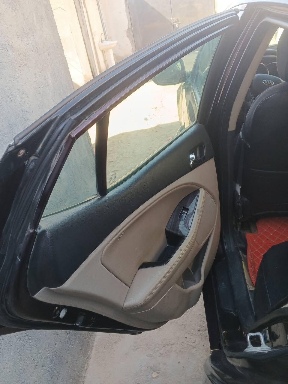 اوبتيمه مديل 12
سعر 90 بيه مجال مكاني ناصريه مركز 
محرك 2400 كير6 نمر  تبريد قطعتين 
بيه بنيد وجاملق بمريكه  الحادث مصلح بلعراق  وصل الخشم مسحوب عل بارد. فقط لا عيب شرعي لا كص سياره عوزه بس حدادي 60 بل ميه
انه طيك لبيع حته ما تجيك كول غشني. سياره مال جناي سيار فقط بس 15يوم تطلع يعني 15 ايوم غطاي انه عسكري بكد دوام ضمه بليت مطلع بيه  سياره بسمي رقم كليزي شراي يخابر لو راسلن انه خادم ***********
