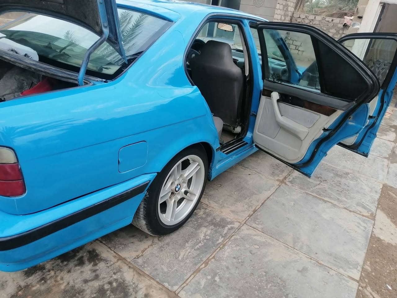 سلام وعليكم للبيع موديل ٩٢ رقم بغداد بسمي سنويه ٢٠٣٠ ***********
