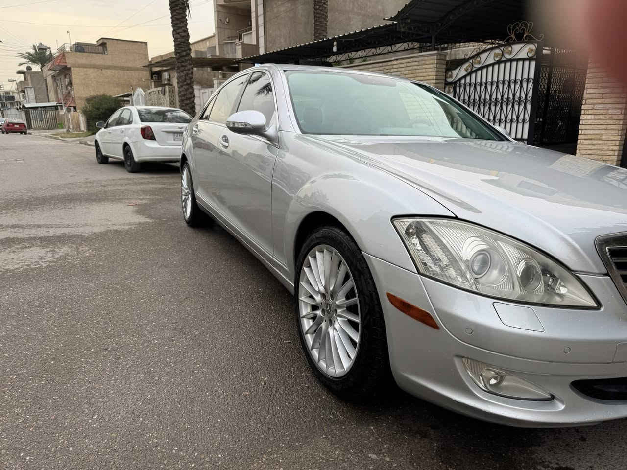 السلام عليكم مارسيدس s 550 للبيع موديل ٢٠٠٦ لون سلفر مكينه 8 سلندر فول مواصفات باب طويل السياره جاهزه من كل النواحي هي بيها كم قطعه كلير اني ابيع حزام السعر ١٩٠ $
***********

‭٠٧٧٠ ٤٣٥ ٤١٠٣‬
