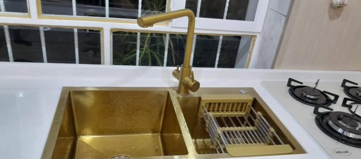 ڕانیە 2مەترو60سم باڵن پرێسە نوێو خاوێنە خۆی 5وەرەقەی پێدراوە دەی فرۆشێتەوە بە300تەباخیشی لەگەڵە


**إذا كنت صاحب هذا الإعلان وتريد حذفه لأي سبب، رجاءا أرسل رسالة إلى الدعم الفني**