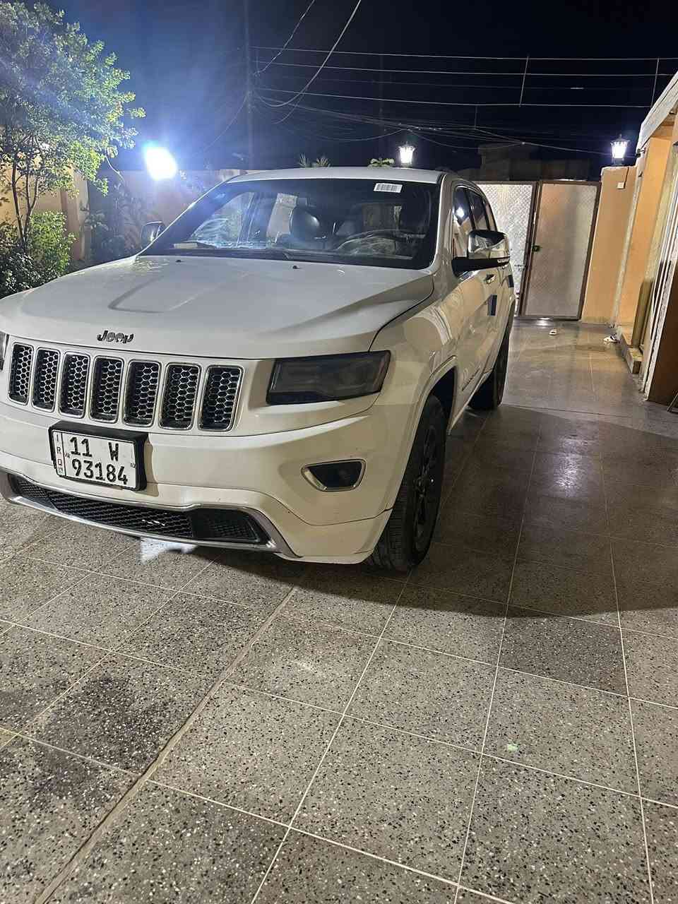 للبيع جيب لمتد موديل 2014
سعر 155

ماشيه160
محرك 6 سلندر مال 14 مرغوب يمشي بانزين عادي 
مواصفات فول فول لمتد 
عده فتحه  
بصمه و تشغيل عن بعد 
مقاعد اماميه تبريد تدفئه 
مقاعد كهربائي خزن ميموري 
مقاعد خلفيه تدفئه 
رادار جانبي 
شاشه كبيره مع نضام كار بلي 
حساس خلفي 
اوتو ستوب 
وبعد بيها مواصفات مايحتاج اذكر

ملاحظة/ جملق وبنيد وبيه صبغ بسونار  
مكاني بغداد ***********
