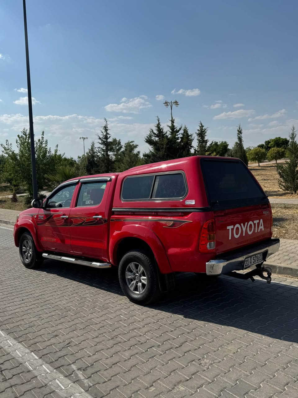 Hilux 2009 
دەبڵ ئەکسل 
ئوتوماتیک 
نیو پارچە بۆیاخ   توزی وردە ی هەیە
4x4
 Automatic
 New parcha boyax

***********
‏*********** السليمانية, العراق
