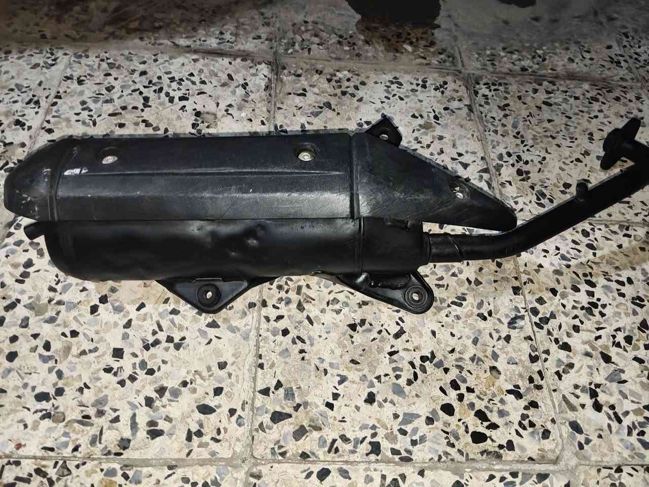 سلام عليكم شباب
عندي غراض دراجه سكنس فحل 
صلنصه كابريتر سعره20
صلنصه رياضيه سكنس نوزل سعره 75 مال رمبه
دبل إمامي رياضي سعره50
تاير ويل مال رمبه زوج إمامي وخلفي سعرهن125
شباب ملاحضه سعرهن ثابت
عنوان بغداد حي الجهاد
رقم/***********
