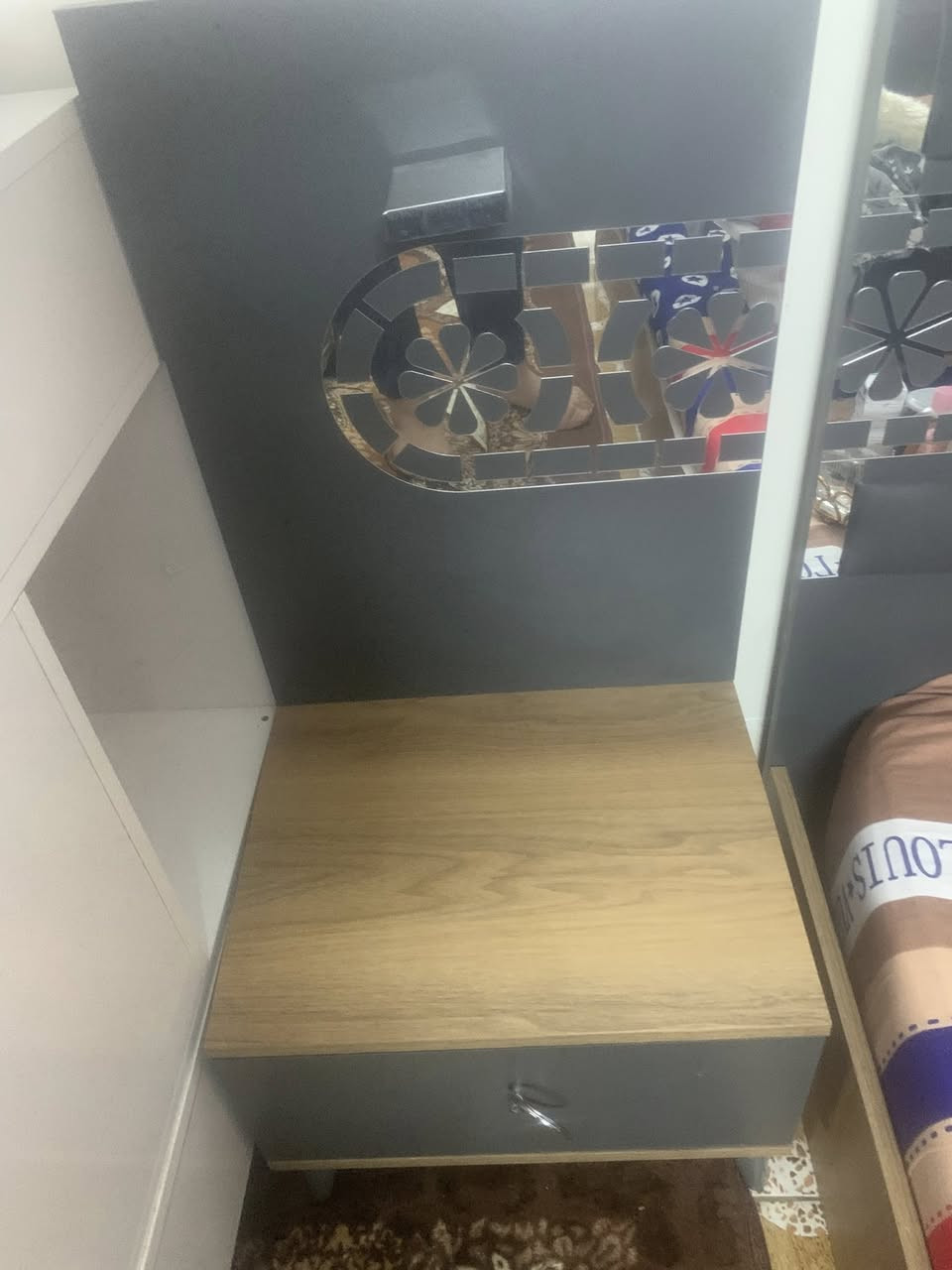 غرفه تركيه 5 قطع صارلي شهر و نص من خذته اخت ل جديده مابيه اي ضرر سعر خاص 
***********
