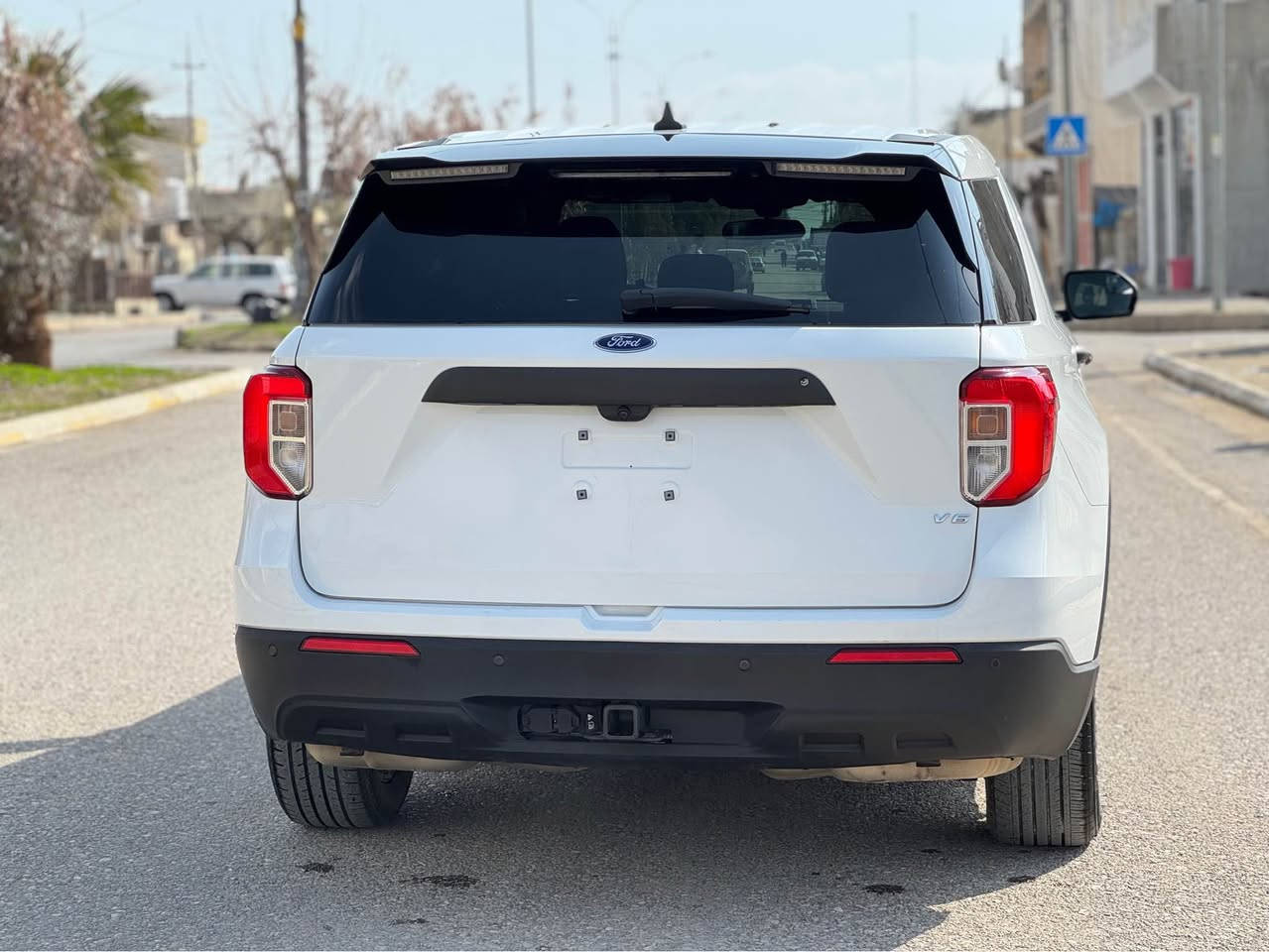 Ford Explorer V6 2023 4X4
فۆرد اکسبلورەر پۆلیسی V6 بدون تیربو 4x4 دەبل اکسل 
بێ بۆیاغ بێ پارچە گۆڕین وەک کلین وایە 
دوو جێگا PDR هەیە لەگەڵ کەمێک قەڵام کاری باقی هیچی تری نیە لە هەموو گیانی 
مەکینە و گێڕ و کارەبای هەمووی بەشەرت
مواسەفات : (پۆلیسی ئۆفیسەر) شەش پستن
کوشن کارەبا برێک بەسمە و دژە خلیسک
تەبریت دەبڵ زۆن تەبریت مەرکەزی
 کوشن جڵد و قوماش 
تەحدید سورعە شاشە کامیڕە لایت لید و عەدەسە 
چوار ویلی شەریکەی بۆ بەستراوە لۆک 
گێڕی ئۆتۆماتیک و عادی 
سێ مۆدی لێخوڕین (نۆڕمال -  سنۆ - سپۆڕت)
ئيرباگی کامل بۆ دانراوەتە بەشەرت 
تەنها سوکان و شنان تەقیوە

 تەنها ٢٥ میل ڕۆیشتوە  
 
سێ مانگ کاتی لەگەڵ کاتی نەشکاوە
بەشەرتی ڕەقەم هەولێر سلێمانی دهۆک هەڵەبجە
شوێن ڕانیە 
*********** واتساب کۆڕەک
 ***********   ئاسیا

عربي/ 
فورد اكسبلورر بوليسي 4x4 V6 
بدن تيربو بنزين عادي يشتغل نفس محرع F150 
شكل كامل بدل المتدد 

موسفات 
كاميرا شاشة كساس بريك كهربائي 
وضعيات ثلج عادي سبورت
كشنات جلد قماش كهربائي 
تبريد مركزي 
سيارة وضع بلادي ماشاءالله 
ماشية فقط ٢٥ ميل 
سيارة بدون صبغ بدون تبديل بدون دواخل 
فقط مكانين تعديل بارد 
اباك سكان برده طاك بس ترجع بلادي بشرط

فحص شمالی بشرط ترقیم 
اربیل سلیمانی دهوک 

  

واتساب ***********
 اسيا *********** رانية, السليمانية
