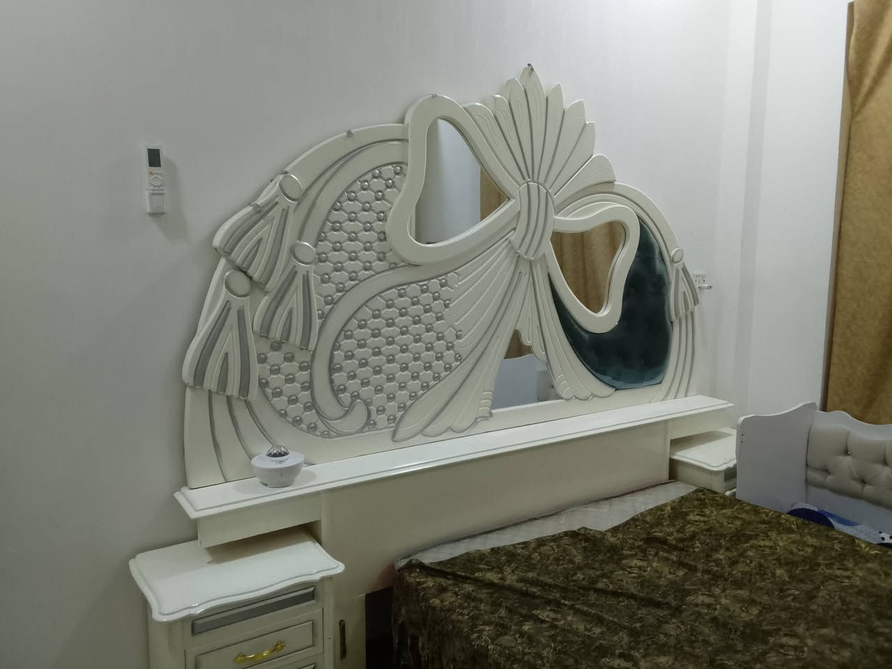 غرفه صاج تصميم تركي مستعمله قليل الكنتور ابو 6مع ملحقاتها كامله السعر 850او بيها مجال بغداد حي اور الرقم موبايل ***********
