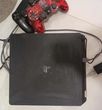 بلي 4 سلم مهكر نظام 11 ذاكرة 500 جهاز نظيف مستخدم قليل جدا مع ملحقاته ...