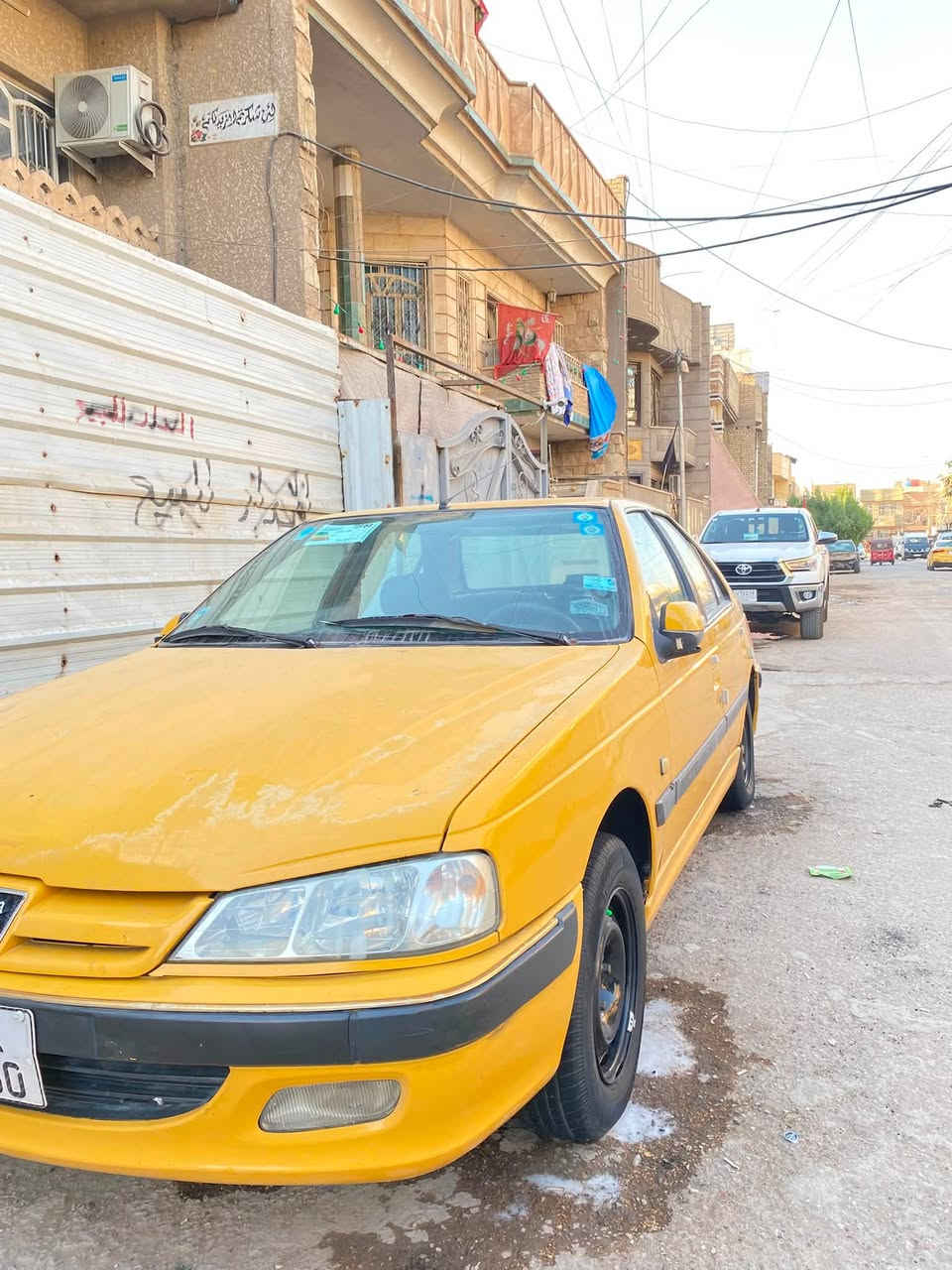 السلام عليكم جمعة مباركة عليكم
بيجو بارس موديل 2016 كفالة عامة ماعدا بارد بسيط 

كفالة من تبديل او ضربة او صبغ  كير مكينة خير من الله ماشية 92 السيارة ماتعبانة جديدة تبريد ثلجج حماوة ماكو صدر خير من الله رقم بغداد دولي بأسمي 

السعر ب53 وبيها مجال بسيط 

مكاني بغداد 

هـ***********
