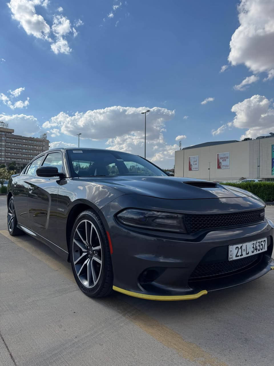 للبيع دوج جارجر RT موديل 2020

محرك 5.7 HEMI V8 بقوة وأداء معروفين، السيارة فول مواصفات وبحالة ممتازة جداً، استخدام شخصي.

المواصفات:
• محرك 5.7 هيمي
• كير أوتوماتيك
• فول مواصفات
• شاشة كبيرة
• كاميرا خلفية
• حساسات
• تشغيل بصمة
• تشغيل عن بعد
• مقاعد كنتاره وجلد
• مقاعد تدفئة وتبريد
• تحكم ستيرن
• مثبت سرعة
• إضاءة LED

ملاحظات:
• السيارة بدون فتحة سقف
• صبغ دعامية أمامية فقط
• بدون شخط وتعديل بارد وتبديل قطع
• المحرك والكير و الحداديه بشرط
• ماتحتاج أي مصروف

السيارة جاهزة للفحص.

للاستفسار والتفاصيل أكثر يرجى التواصل على الخاص.
او التواصل على رقم الهاتف
 ***********

——————— 

بو فروشتن: دوج جارجەر RT مۆدێلى 2020

مەکینەی HEMI V8 5.7 فول مواسەفات بتوڵە و دریفتی پێنەکراوە و ستۆکە بە کوردیەکەی ماڵی دۆستە و عەزێت نەدراوە 

مواسەفات:
.مەکینەی HEMI 5.7
گێر ئۆتۆماتیک 
فول مواسەفات 
کامێرای دواوە
شاشە گەورە 
رادار
بەصمەیە 
کوشن کەنتارە و چەرم 
کوشن هیتەر سارد و گەرم 
کۆنترۆڵی ستێرینگ 
تەحدید سورعە
لایتەکانی LED 

تێبینی :
کلین تایتڵ 
بەس دەعامی پێشەوەی بۆیاخە 
بێ شوخت و پارچەی گۆراو 
گێڕ و مەکینە بە شەرت 
هیچ مەسرەفێکی تیا نیە 
بە شەرتی فەحسی بۆیاخ و گێڕ و مەکینە هەموو گیانی بە شەرت 

بۆ زانیاری زیاتر نامە بنێرە یان پەیوەندی بکە بەم ژمارەوە:*********** السليمانية, العراق

