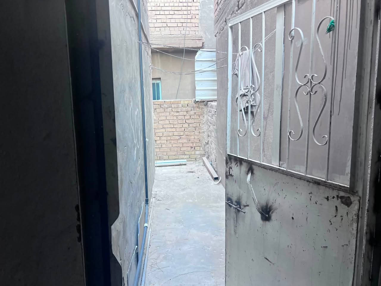 سلام عليكم بيت الايجار مساحته 100طابقين يتكون من صاله ومطبخ وكلدور وغرف نوم عدد 2
سعر لايجار 250قفل العنوان حله شارع طاقه كهرباء قريب على شارع الحسينيه ولاستفسار مراجعت مكتب بهاء الجشعمي اللعقار 
***********
