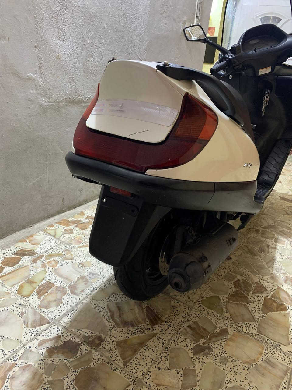 السلام عليكم
هوندا فورسايد 
استان كهربائي 
تدفئة يدات 
الدراجة خير من الله جاهزة 
نضيفة مثل ما موضح بالصورة 
العنوان بغداد مدينة الصدر 
السعر 550 وبيهة مجال حك الجية 
للإستفسار ***********
